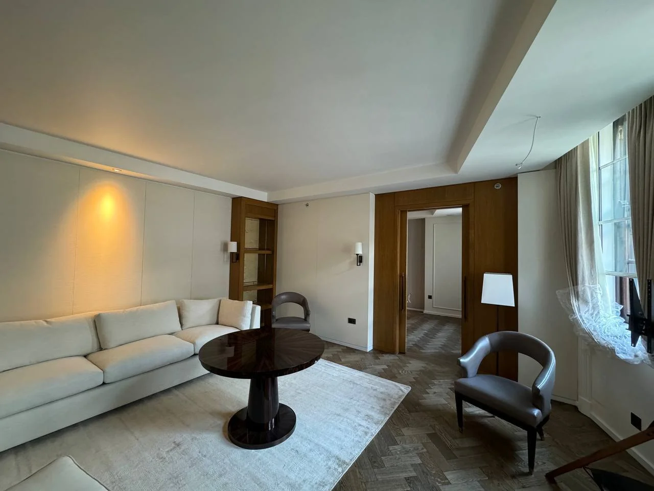Corinthia Hotel — frame 7